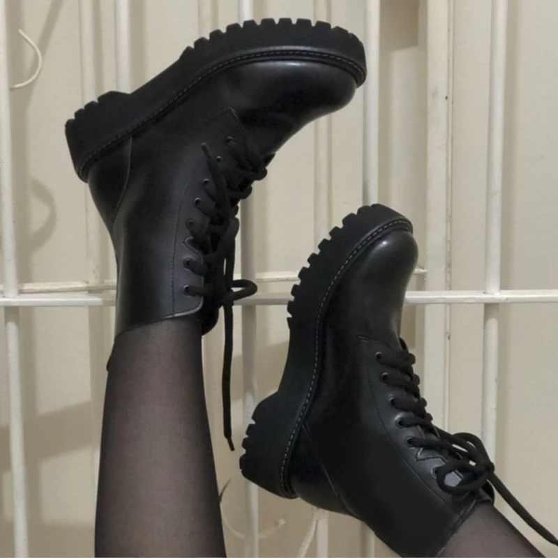 "Botas Confortáveis com 60% OFF! 🥾"