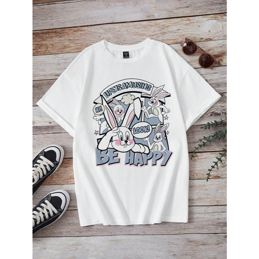 Camiseta Be Happy Rabbit Oversized Estampa Coelho Feliz Humor Manga Curta Ombro Caido Streetwear