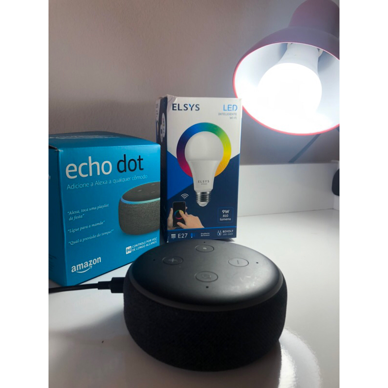 Echo Dot (3ª Geração): Smart Speaker com Alexa - Cor Preta + Lâmpada Inteligente