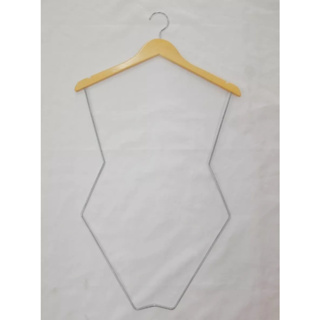 Cabide De Madeira Silhueta Marfim em Oferta na Shopee