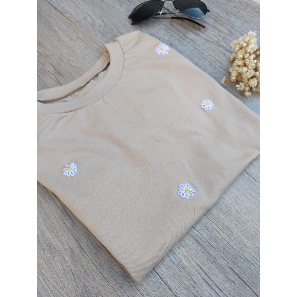 Blusas Bordadas a Mão Feminino Camisetas: Onde Comprar | BuscaProdutos