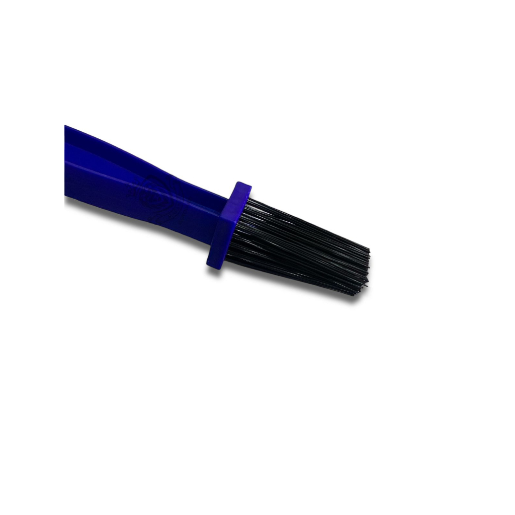 ESCOVA DUPLA LIMPEZA PARA CORRENTE TRANSMISSÃO + OLEO LUBRIFICANTE GRAFITADO MOTO BIKE UNIVERSAL — imagem 2 de 2