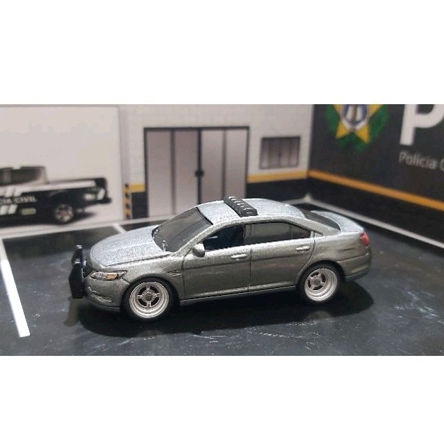 MATCHBOX POLICE CAR FORD INTERCEPTOR NOVO SEM EMBALAGEM ESCALA 1.64 TAMANHO 7CM COM PNEUS DE BORRACHA RODAS ESPECIAIS