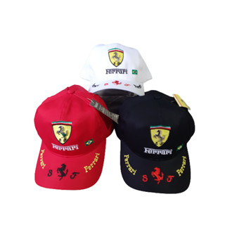 Kit com 3 Bonés Ferrari Fórmula 1