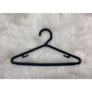 Cabide Tradicional Infantil Preto em Oferta na Shopee