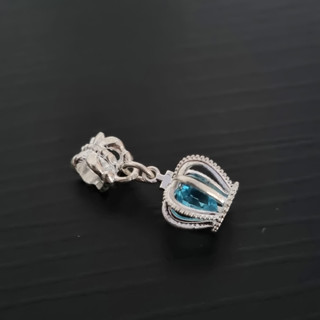 Berloque Feminino Coroa com Pedra Azul em Prata 925