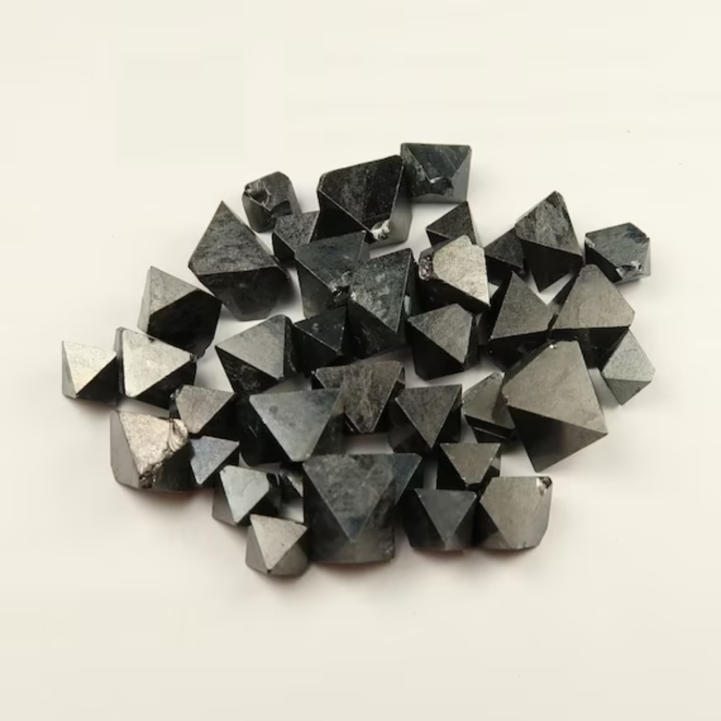 Cristal Magnetita Natural - Bruta