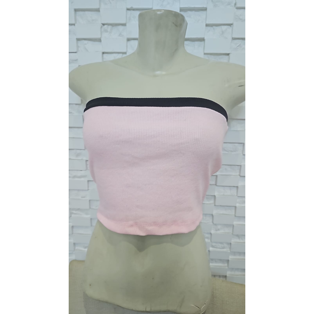 Cropped faixa em ribana cropped faixa e o mais vendido super  elegante para compor varios looks.