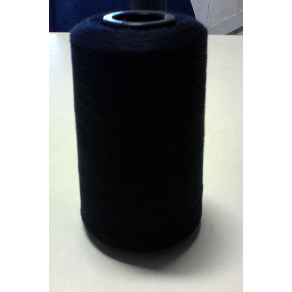 Kit de Costura Com 5 Linhas de 5000m na cor preta.