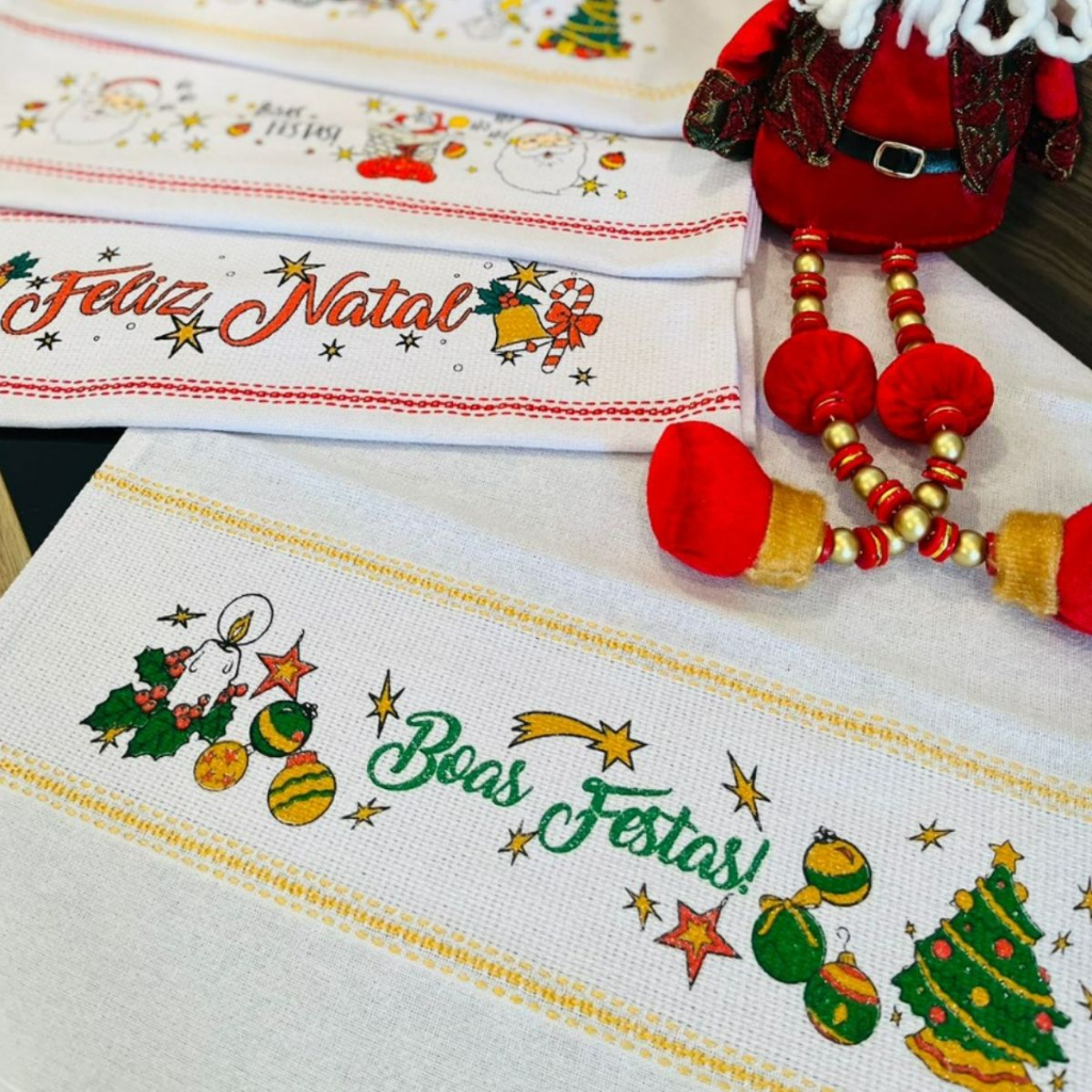 Kit Panos de Prato Natal Barra Estampada Lindos Desenhos Natalinos com Glitter