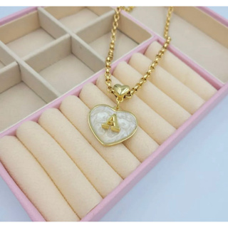 Colar Feminino com Pingente de Coração com Inicial/Letra do Nome em Oferta na Shopee