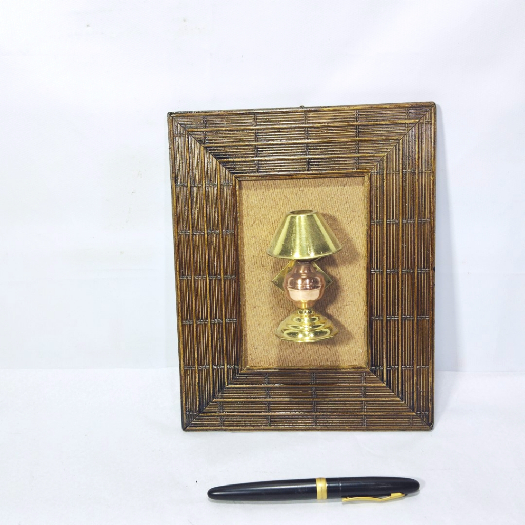Quadro Pequeno Moldura Antiga Mini Lampião Cobre 24x19x5cm