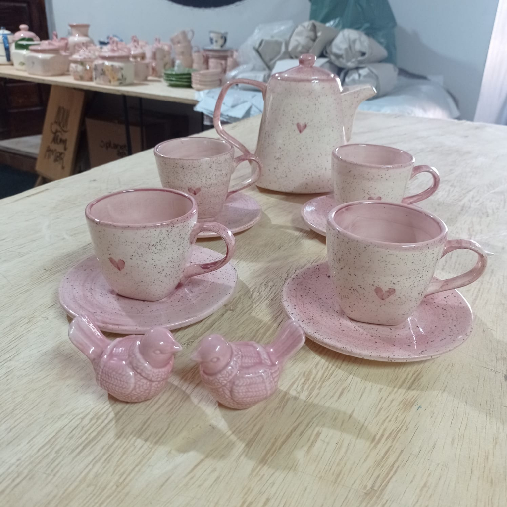 Kit chá 4 xicara com pires 150ml e bule linha LOVE litro acessório cozinha rosa