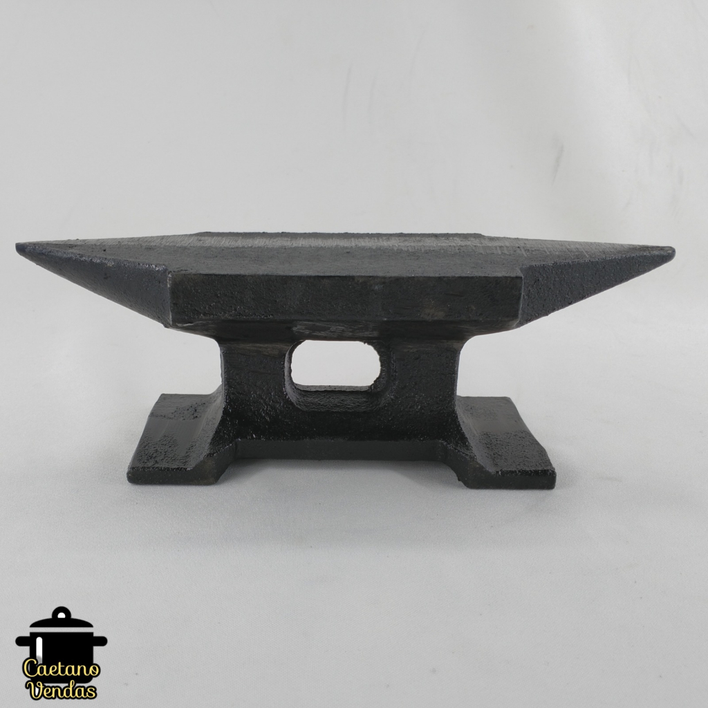 Bigorna de Ferro Cinzento com 1,5kg para Decoração ou Fins Religiosos