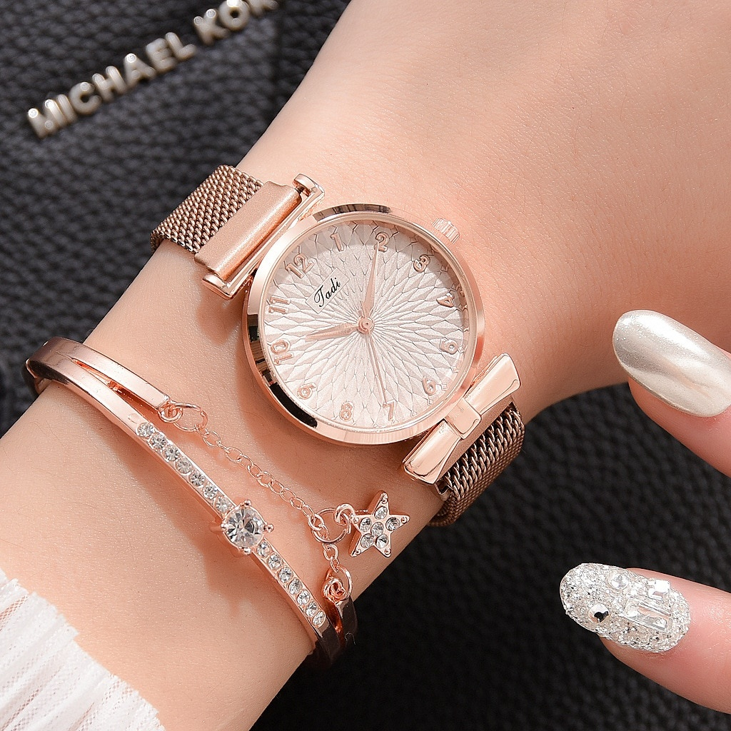 Relógio de Pulso Quartzo Magnético Feminino + Bracelete Estrela