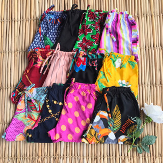 Short feminino de tecido