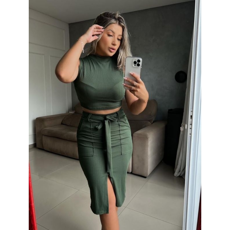 Conjunto Feminino Cropped Regata, Saia Midi versátil para produções casuais em Oferta na Shopee