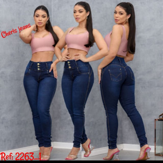 Calça jeans com detalhe no bolso
