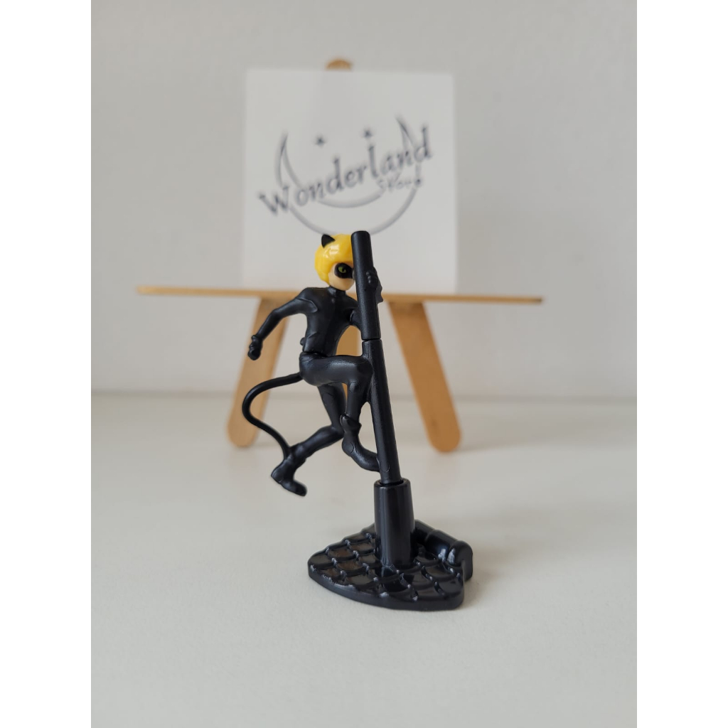 Miniatura Cat Noir Miraculous as Aventuras de Ladybug Kinder Ovo Ferreiro EN307 2018