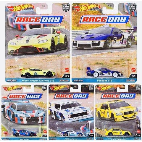 RODAS QUENTES - DIA DE CORRIDA DO CARRO CULTURE DO CARRO 2023 D CASE (1977 FORD CAPRI GP5, ASTON MARTIN VANTAGE GTE, AUDI R8 LMS, 1974 MERCEDES C-CLASS RACER, PORSCHE 935) 1:64 DIECAST SCALE MODEL CARRO