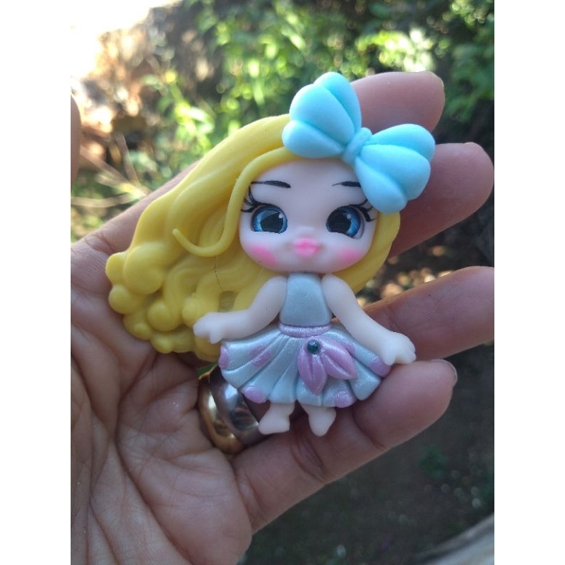 Aplique Bonequinha com Vestido de Poá de Biscuit K  220