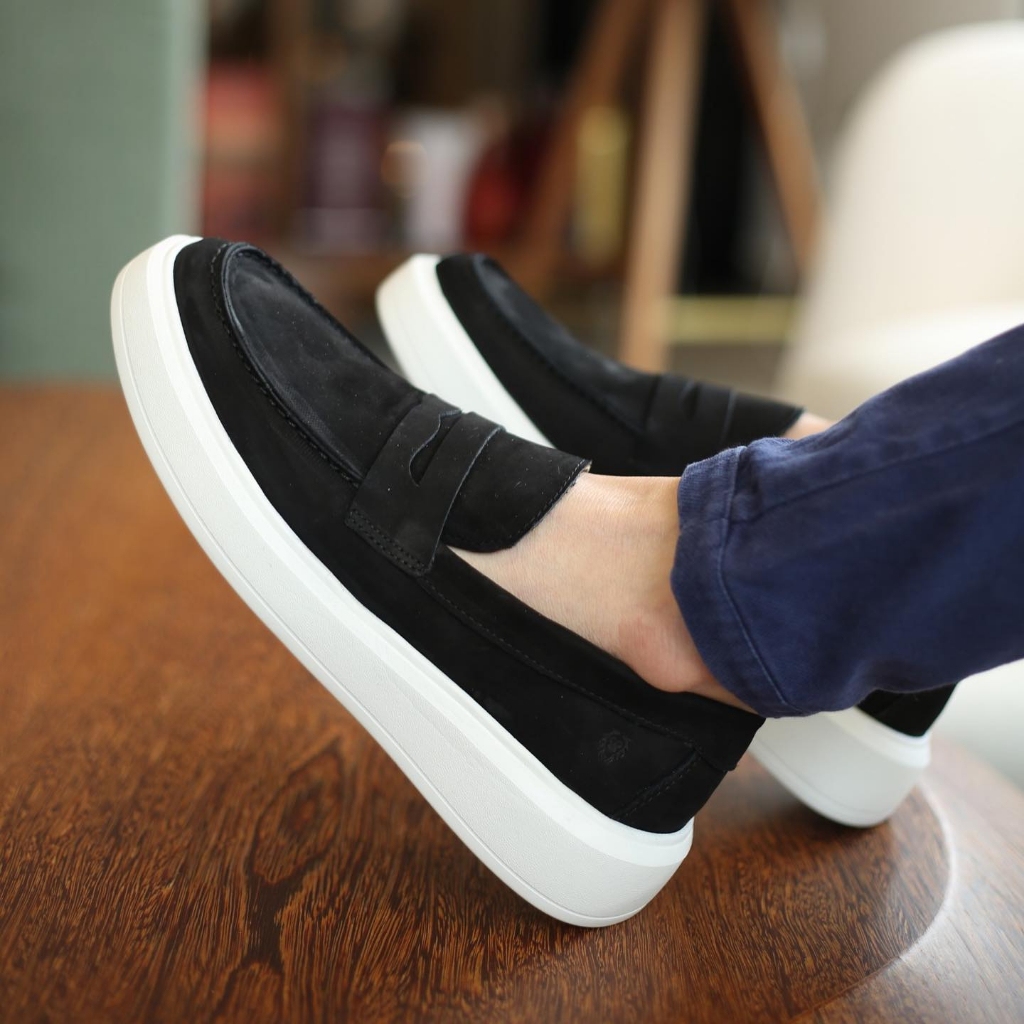 Mocassim Masculino Loafer Derby Sola Alta em Camurça Premium Costurado