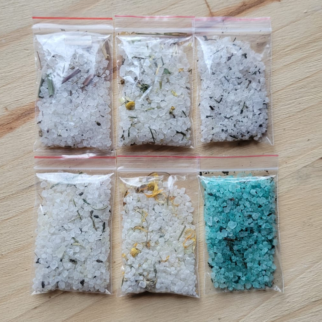 15 | 20 | 30 | 50 | 100 Escalda-pés COM ÓLEO ESSENCIAL na fórmula - Clean Natural - Sem etiqueta - SPA de pés - Relaxar - Mimo para clientes - Lembrancinhas em Oferta na Shopee