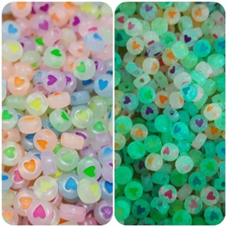 Miçanga infantil 7mm com coração brilha no escuro em Oferta na Shopee