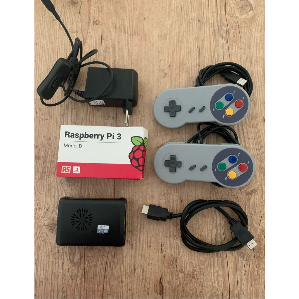 Computador Raspberry Pi 3 model B + Dissipadores + Cartão 32GB + 12 Mil Jogos + Case + 2 controles