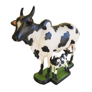 Escultura Realista Vaca Nelore Preta Com Filhote Estatua de Resina Pintada a Mão em Oferta na Shopee