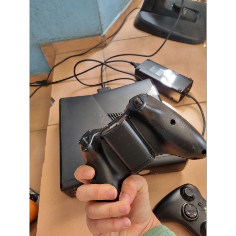 Xbox 360 com Kinect e jogos