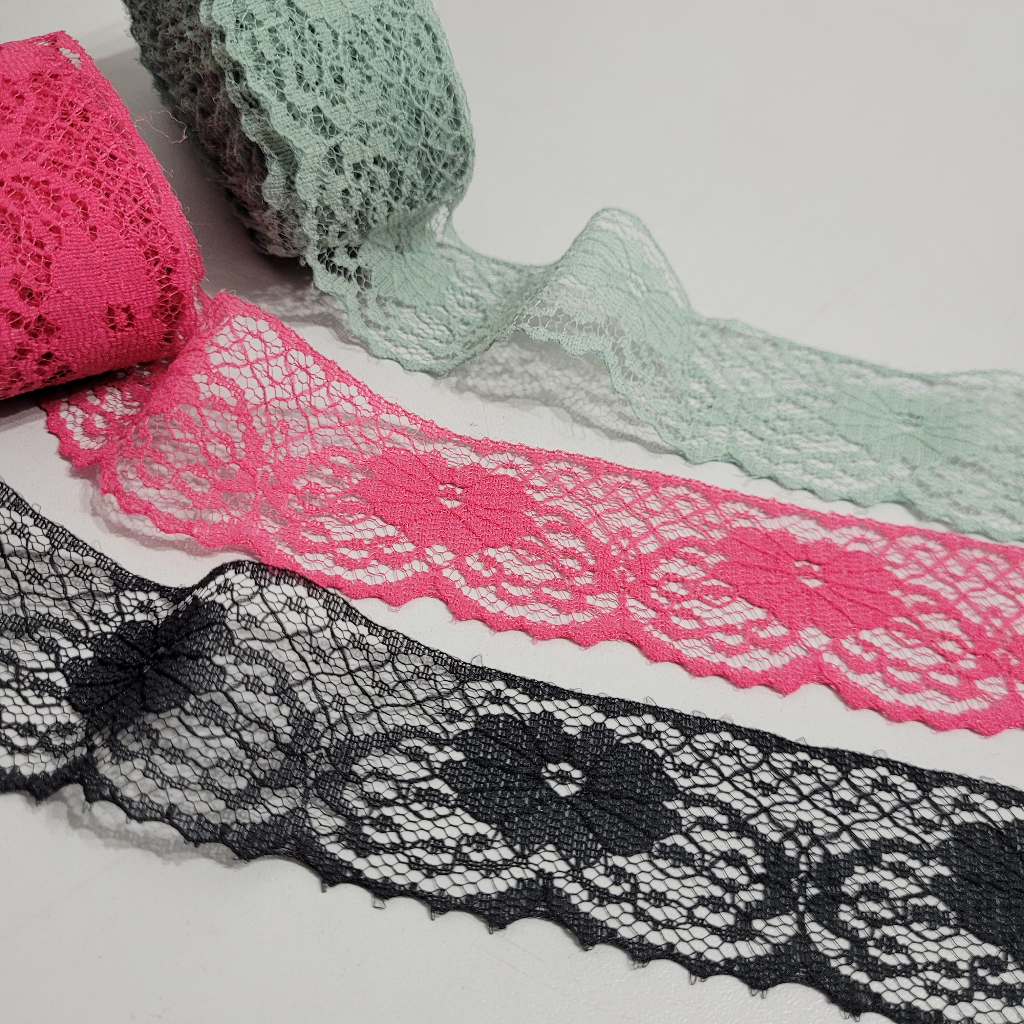 Renda Artesanato Armarinho Vestidos Moda 3,8cm Peça com 20 e 100 metros - Não estica