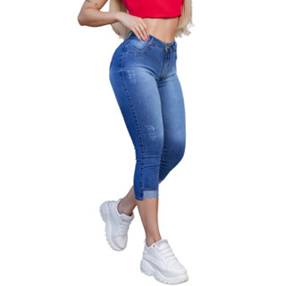 Calça Jeans Feminina Capri Barra Dobrada Cintura Alta Hot Pants Costura Levanta Bumbum