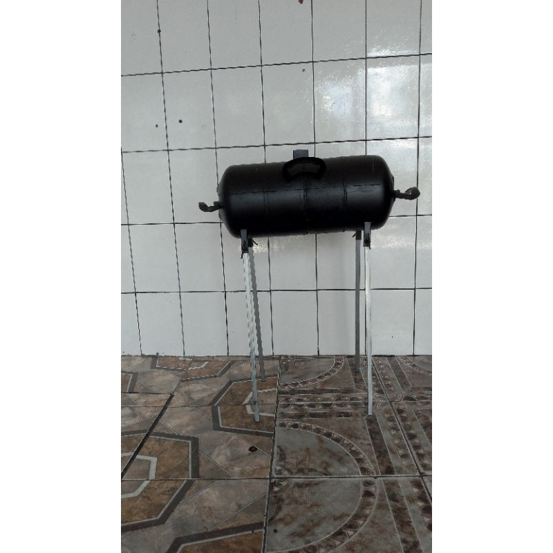 CHURRASQUEIRA BAFO MÉDIO 25 POR 57 CM FEITA COM BOTIJA DE AR, AÇO BASTANTE RESISTENTE COM ALTO PODER DE AQUECIMENTO ACOMPANHE A GRELHA DE INOX 430 MODELO EXCLUSIVO DA MUNDIAL GRILL CHURRASQUEIRA