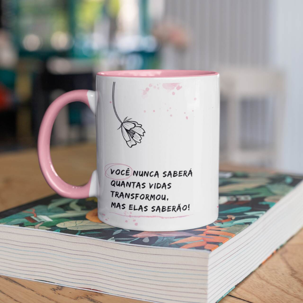 CANECA ESPECIAL DIA DOS PROFESSORES, PRESENTE VIDA TRANSFORMADA, PORCELANA 325ML XÍCARA/COPO