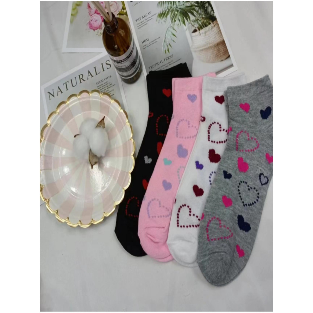 PACOTE COM 12 PARES DE MEIAS FEMININAS CANO CURTO ESTAMPAS VARIADAS TAMANHO 35 AO 40