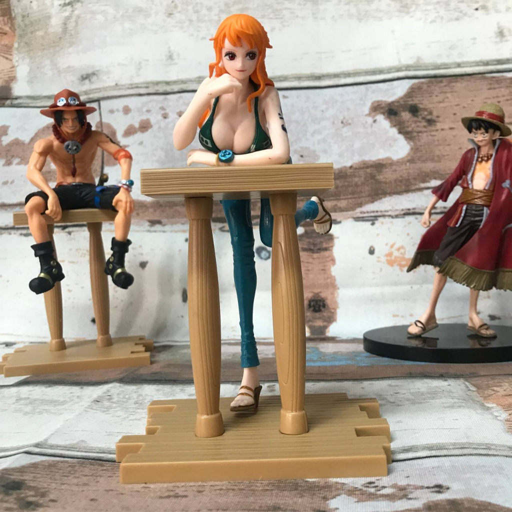 Boneco One Piece Nami A Gatuna Anime Colecionável PVC
