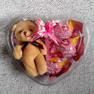 Lembrancinha de Coração com chocolate 3 bombons + urso chaveiro 1 unidade para presente/aniversários/natal