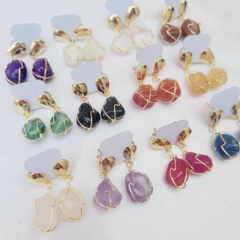 Brinco de Pedra natural encestado folheado a Ouro em Oferta na Shopee