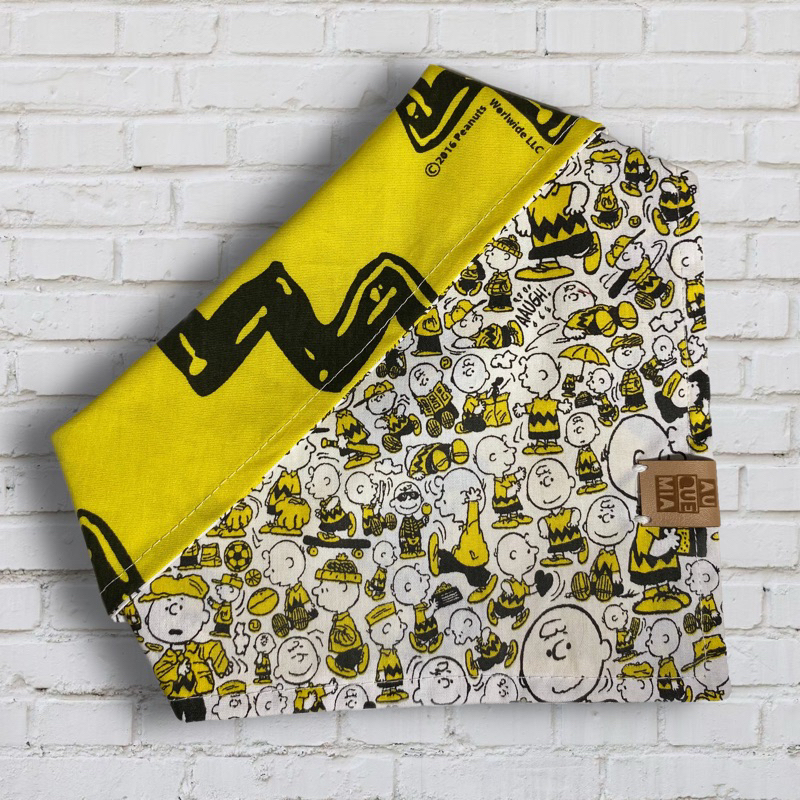 Bandana Pet Dupla Face fechamento com botão de pressão - Estampa Charlie Brown Snoopy