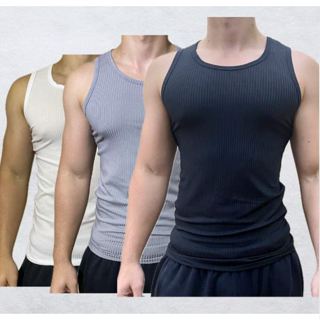 Kit com 3 Regatas Lisas caneladas modelo americano masculino Academia