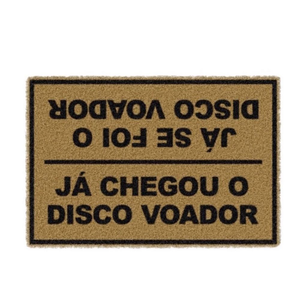 Tapete Capacho Divertido Chegou O Disco Voador Chaves 60x40cm