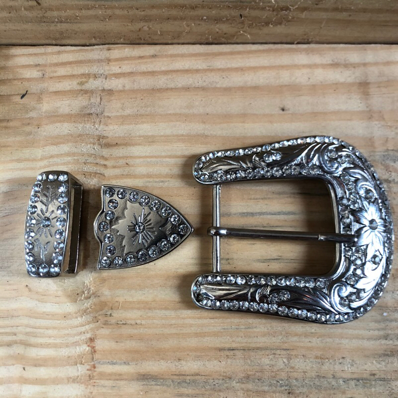 Fivela Feminino Conjunto Prata Strass Wolf Wear