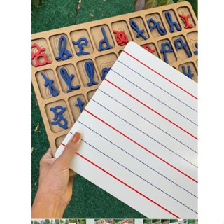 Alfabeto Montessori Móvel Letra Cursiva Minúscula com Tampa de Pauta Ortográfica