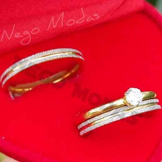 Par de Alianças Mistas 4mm, Aço Cirúrgico, diamantada, Dourado e Prata, Casamento, Relacionamento, Namoro, Compromisso, 2 Alianças em Aço Inox + Anel Solitário + Caixinha (D5)