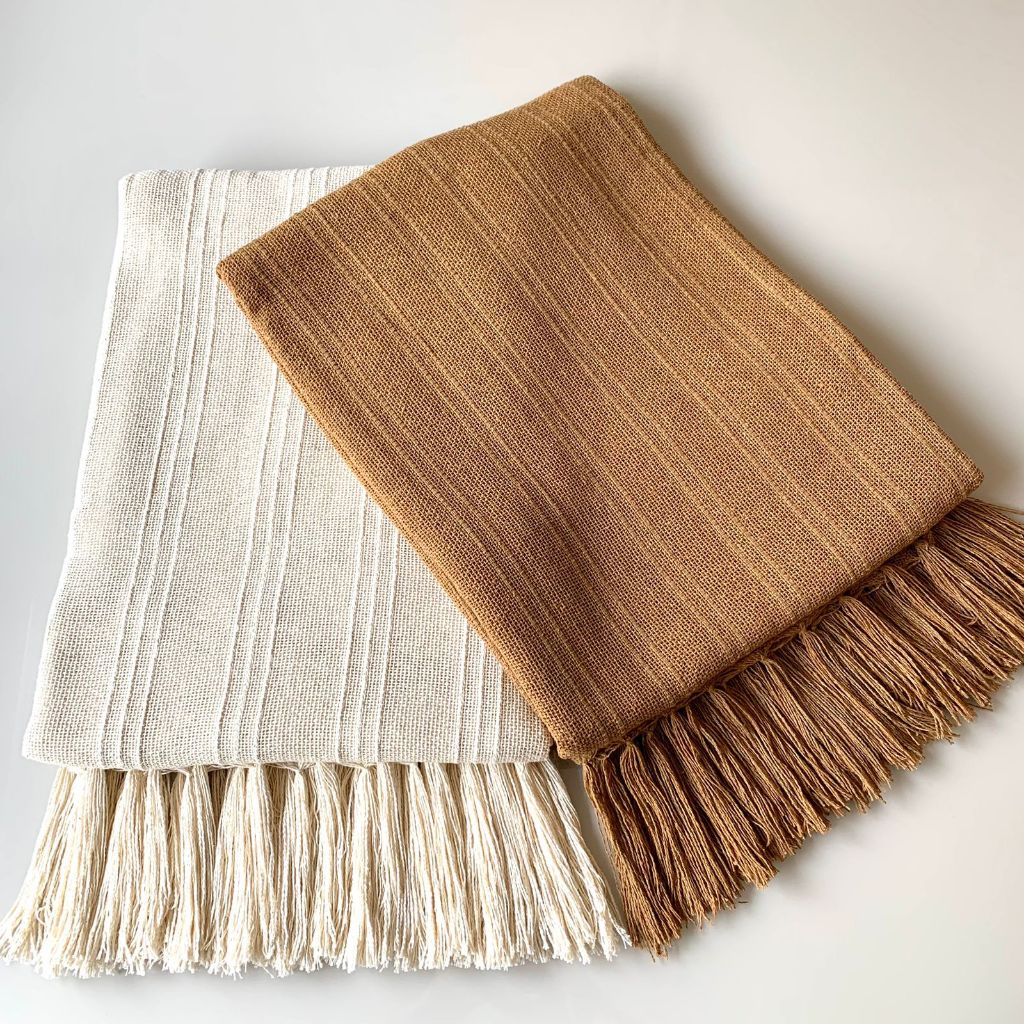 Kit Com 2 Mantas Pra Sofá Cru E Caramelo luxo Protetora/Decorativa 1.20X1.80M 100% Algodão...