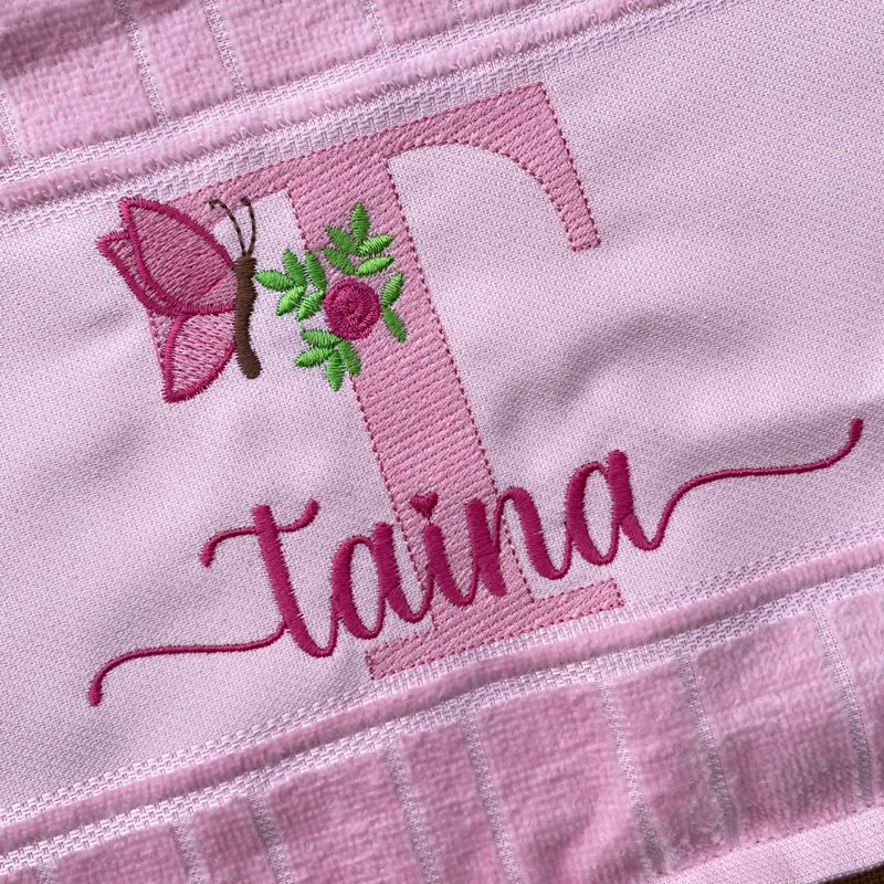 toalha bordada personalizada com nome de bebê infantil toalhinha
