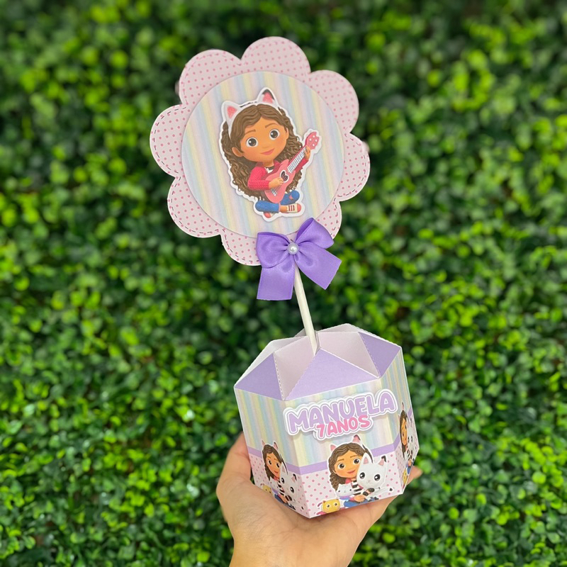 Kit de Centro de mesa Casa mágica da Gabby Gaby Arranjo Enfeite Cachepô Lembrancinha Personalizados