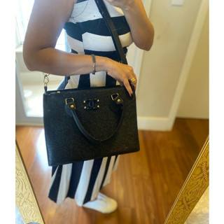 BOLSA FEMININA LORENA GRANDE ALÇA TRANSVERSAL BOLSO ZIPER LATERAL PROMOÇÃO