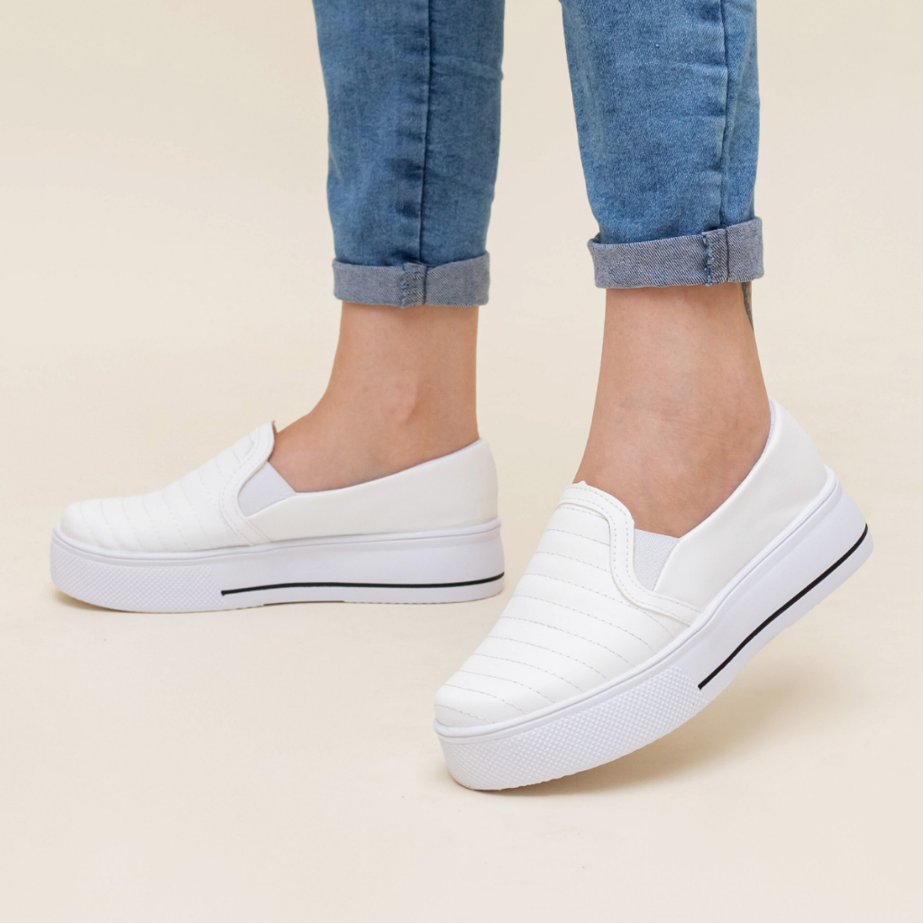 Tênis Feminino Casual Slip On Sapatênis Iate Confortável leve Bordado Blogueira Calce Fácil Macio